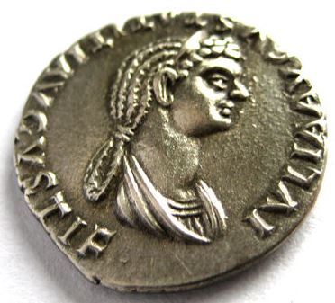 Julia-Flavia-Titi