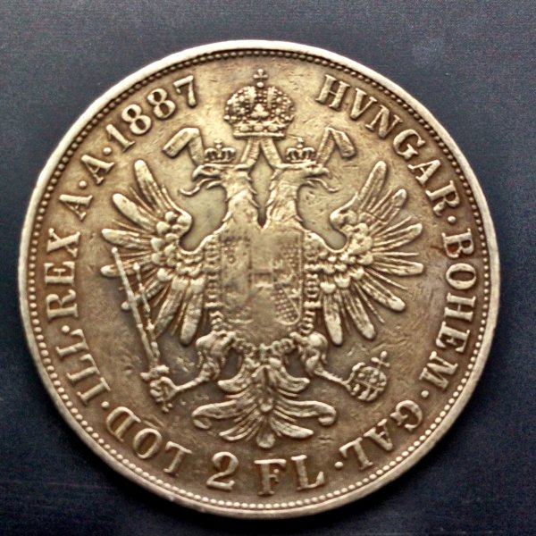 3-European-Crowns