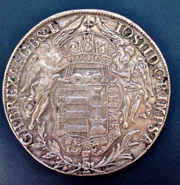 3-European-Crowns