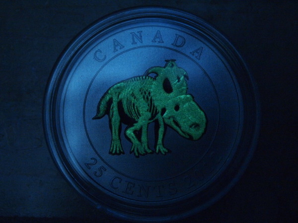 Glow-In-The-Dark---Pictures-Of-Coin-In-Hand--And-Glowing!-