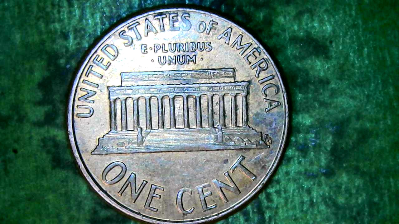 On-The-Reverse-Of-My-1989-D-Cent-On-Right-Next-To-The-Left-Pillar-Is-That-Some-Sort-Of-Doubling