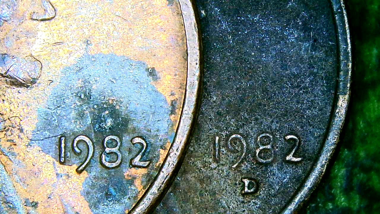 OK-On-My-1982-D-Penny-Is-This-On-A-Small-Date