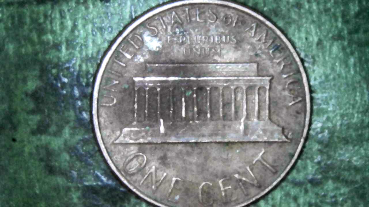OK-On-My-1982-D-Penny-Is-This-On-A-Small-Date