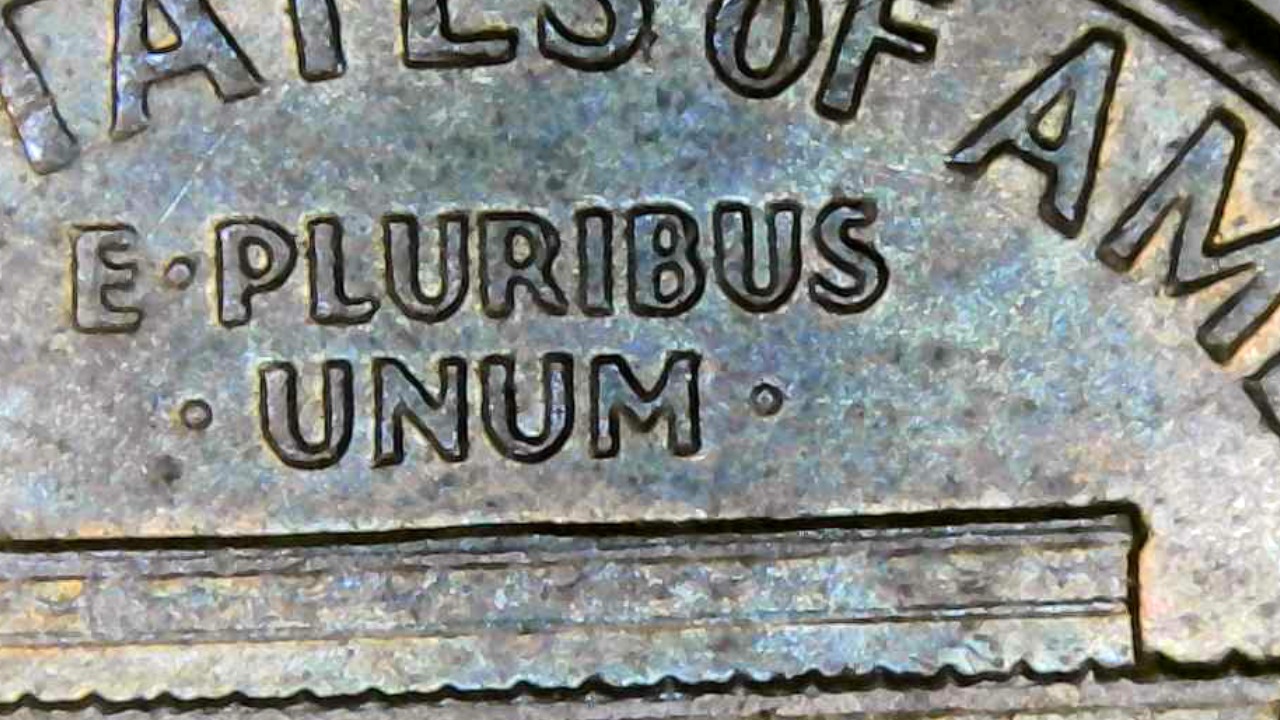 1974-Dcent-Can-Anyone-Tel-Me-If-The-Tops-A-The-Deviceson-The-Amarica-And-E-Pluribus-But-With-E-Pluru
