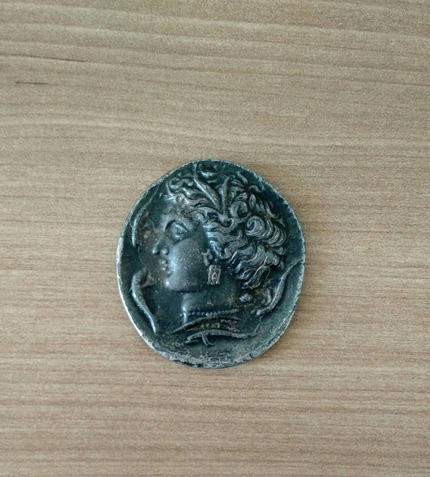 Fake-Decadrachm,-Friends?