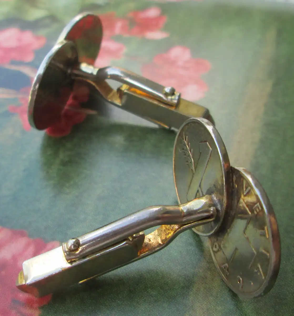 Bad-Jewelery-Made-From-Coins