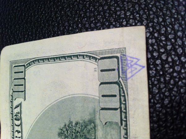 2001--$100-Bill-With-Big-Blue-Star-!!