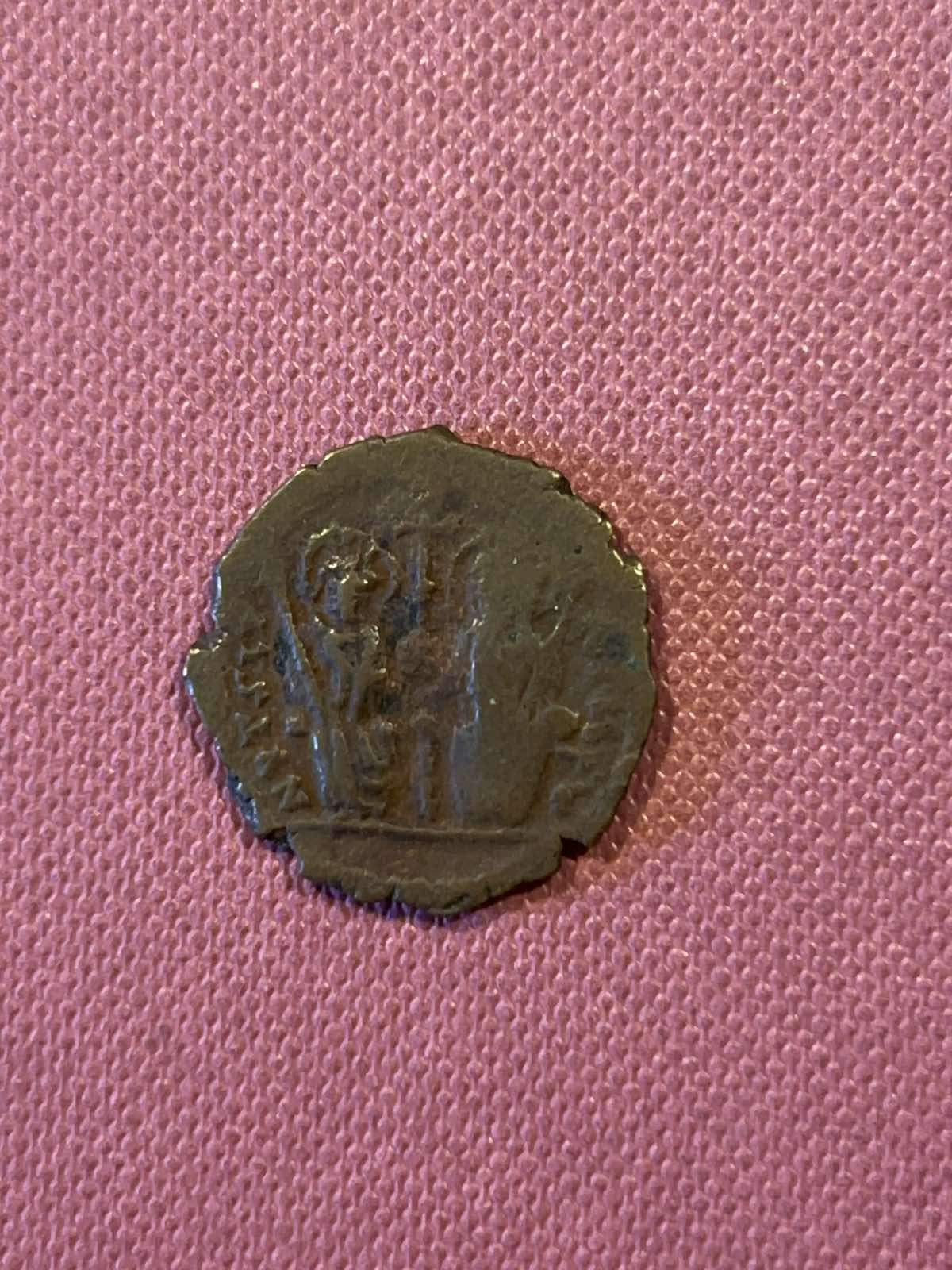 Help-With-Anatolian-And-Byzantium-Coins-Id:-6th-Century-Byzantine-And-12th/13th-Century-Ayyubids