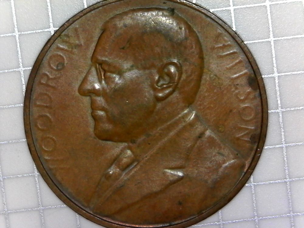 Woodrow-Wilson-Bronze-Coin-And-Peace-Coin