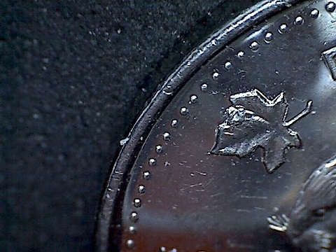 2011-Nickel-Flaw-In-Maple-Leaf?
