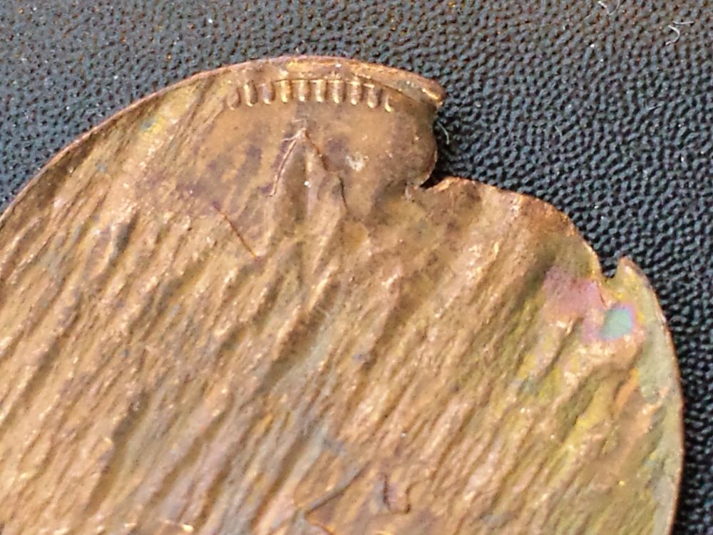 1975-1-Cent-Ragged-Clip-Split-Planchet?