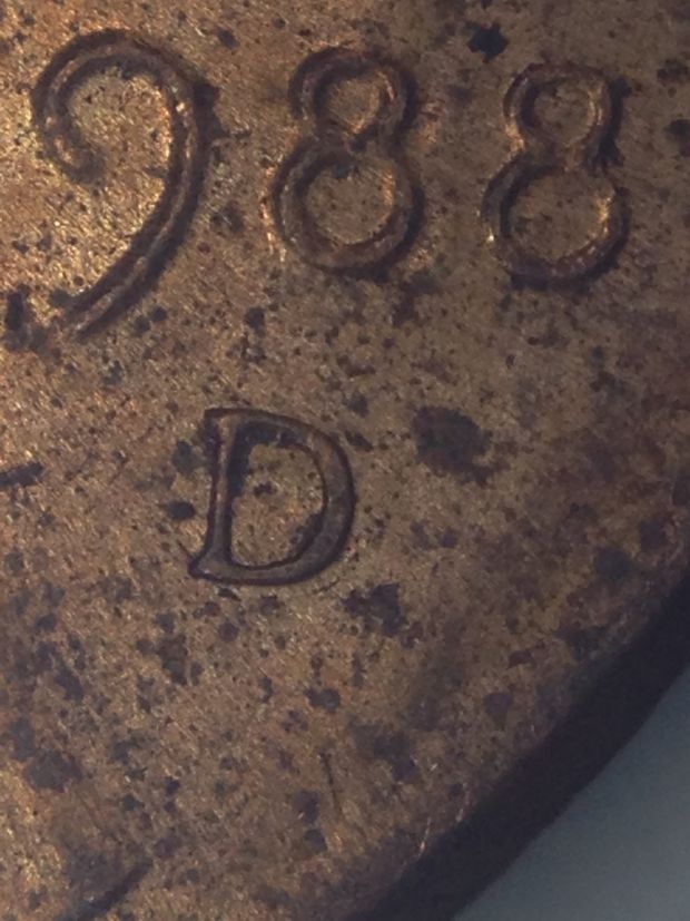 Any-Ideas-On-This-1988-D-Error