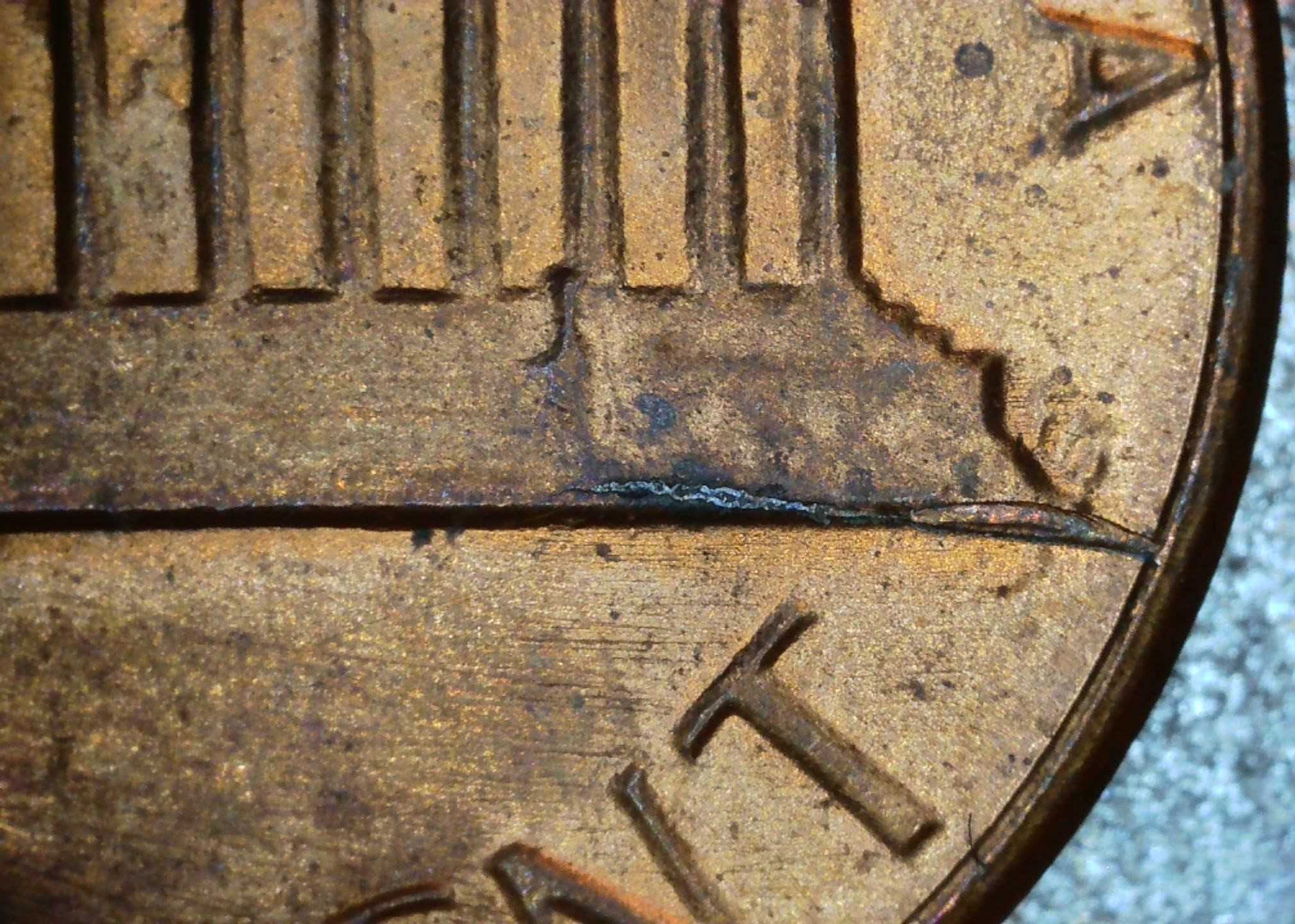 1983-Lincoln-Cent,-Die-Cracks-And-Possible-Cud