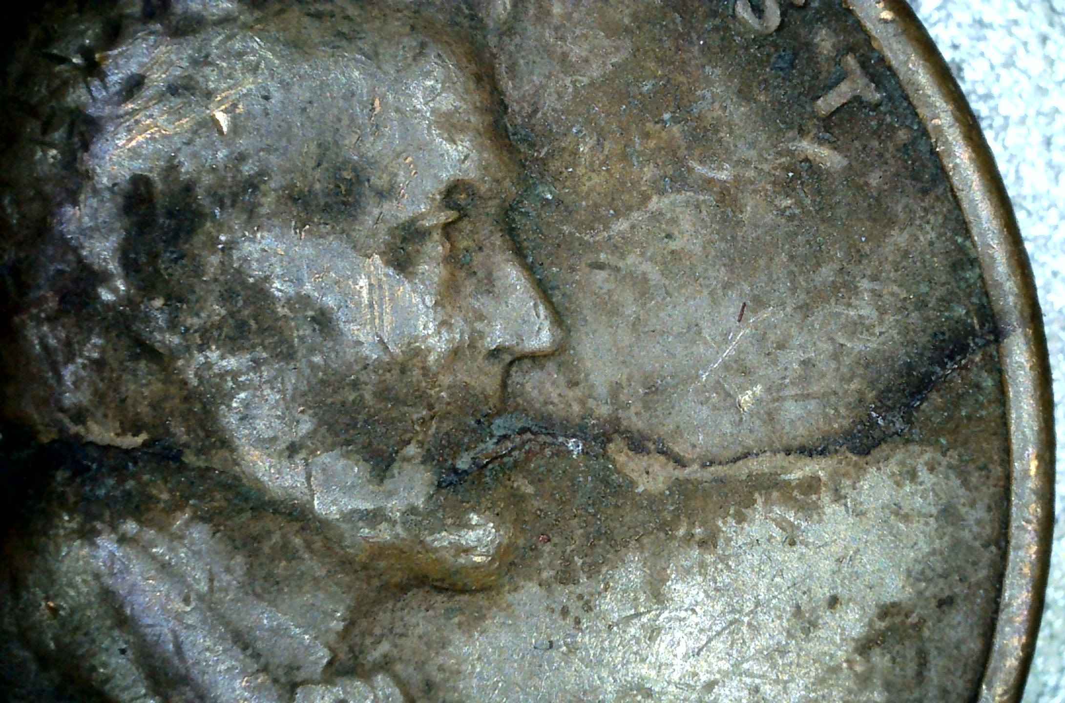 1951-D-Wheat-Penny-With-Large-Die-Crack-Across-Lincoln's-Face
