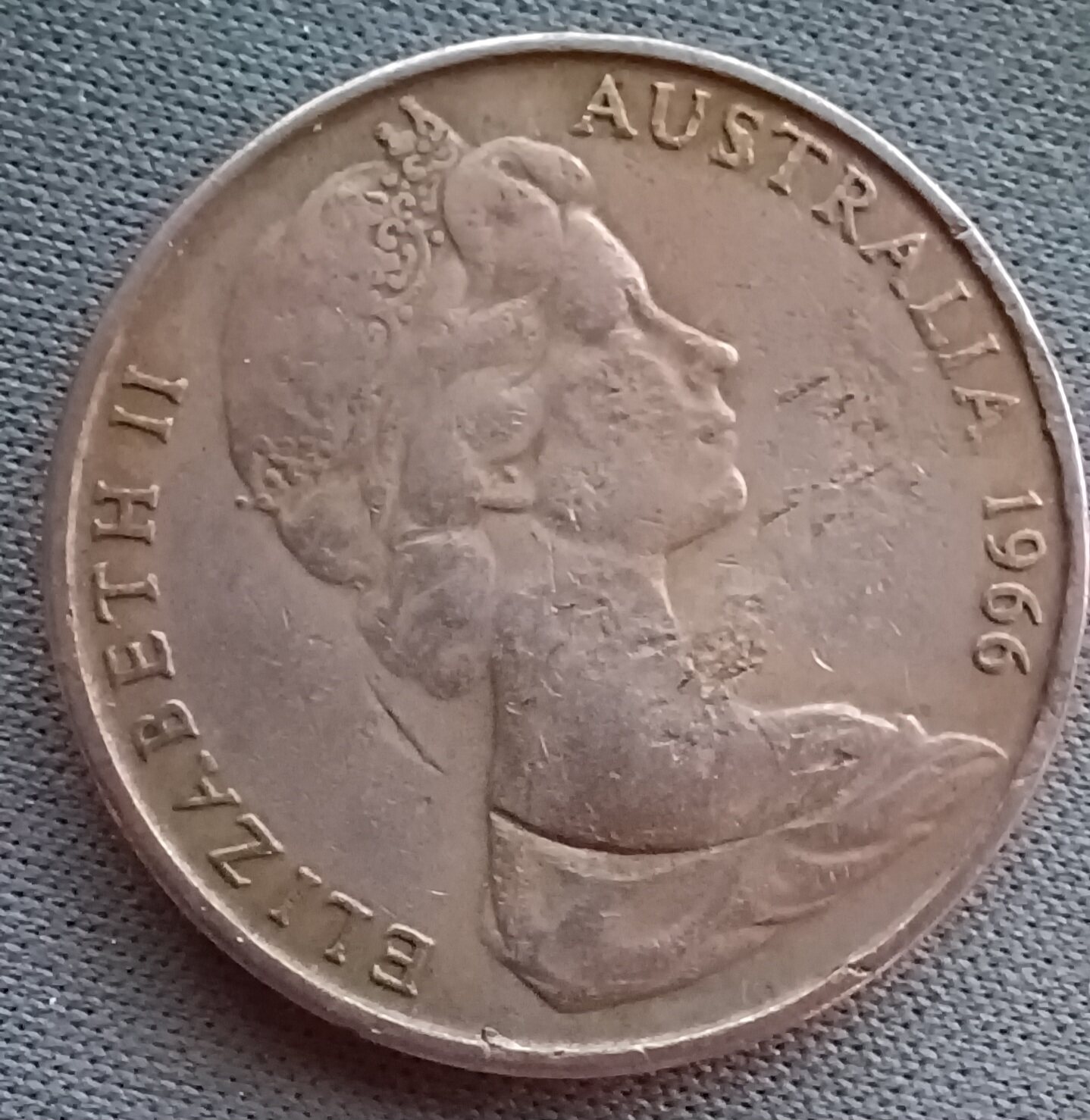 Australian-1966-20-Cent-Strike-Through-Error-Or-Nothing?