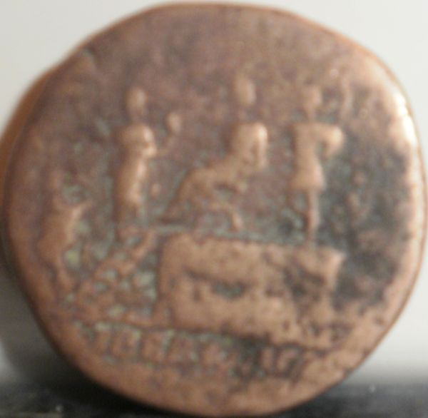 Commodus-Seated-Liberalitas
