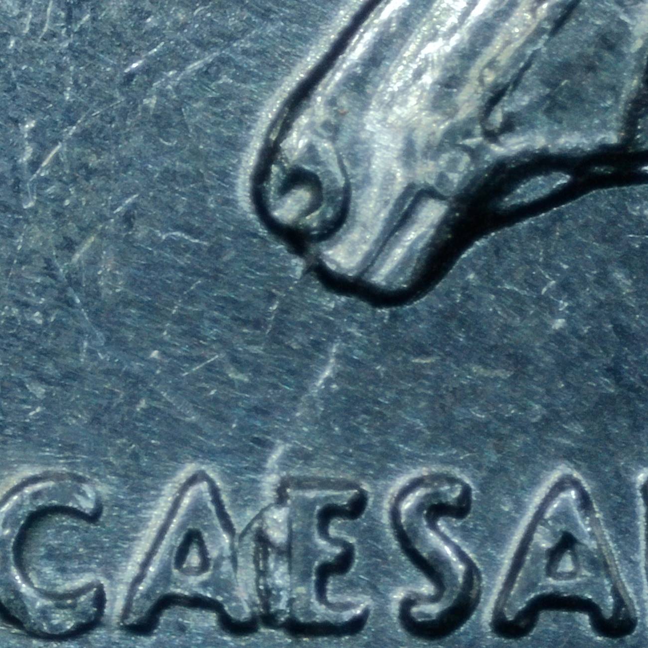 Pair-Of-1999-P-De-Quarters-With-Die-Chip-Between-A-And-E
