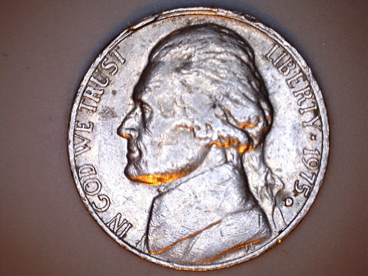 Possible-Cud-On-1975-D-Jefferson-Nickel?