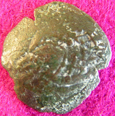 One-Old-Coin-And-1-Quarter-Coin.