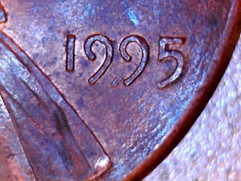 1995-P-Lincoln-Cent,-Something-On-The-Front-And-Looking-For-Thoughts