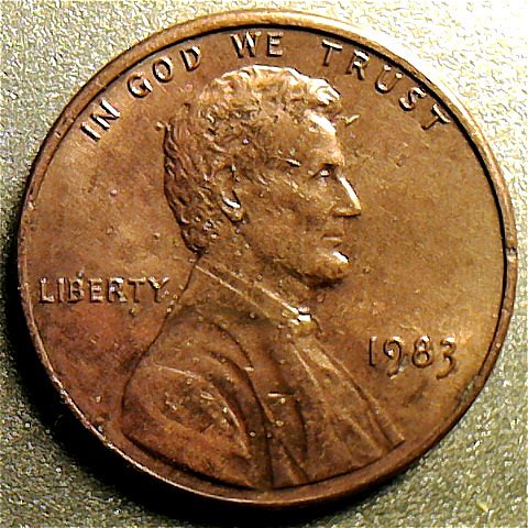 1983-P-Lincoln,-A-Crack-On-Each-Corner-Of-The-Memorial