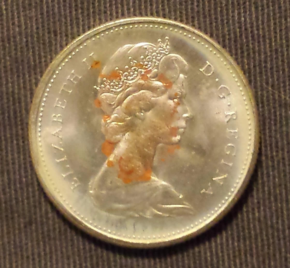 1968-Roll-Of-Silver-Quarters---Broken-Open-Pictures