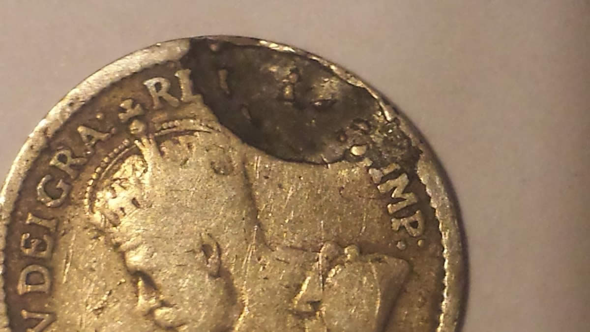 1915-5-Cents-With-Obverse-Planchet-Flaw---Indent-Strike-Or-Delamination