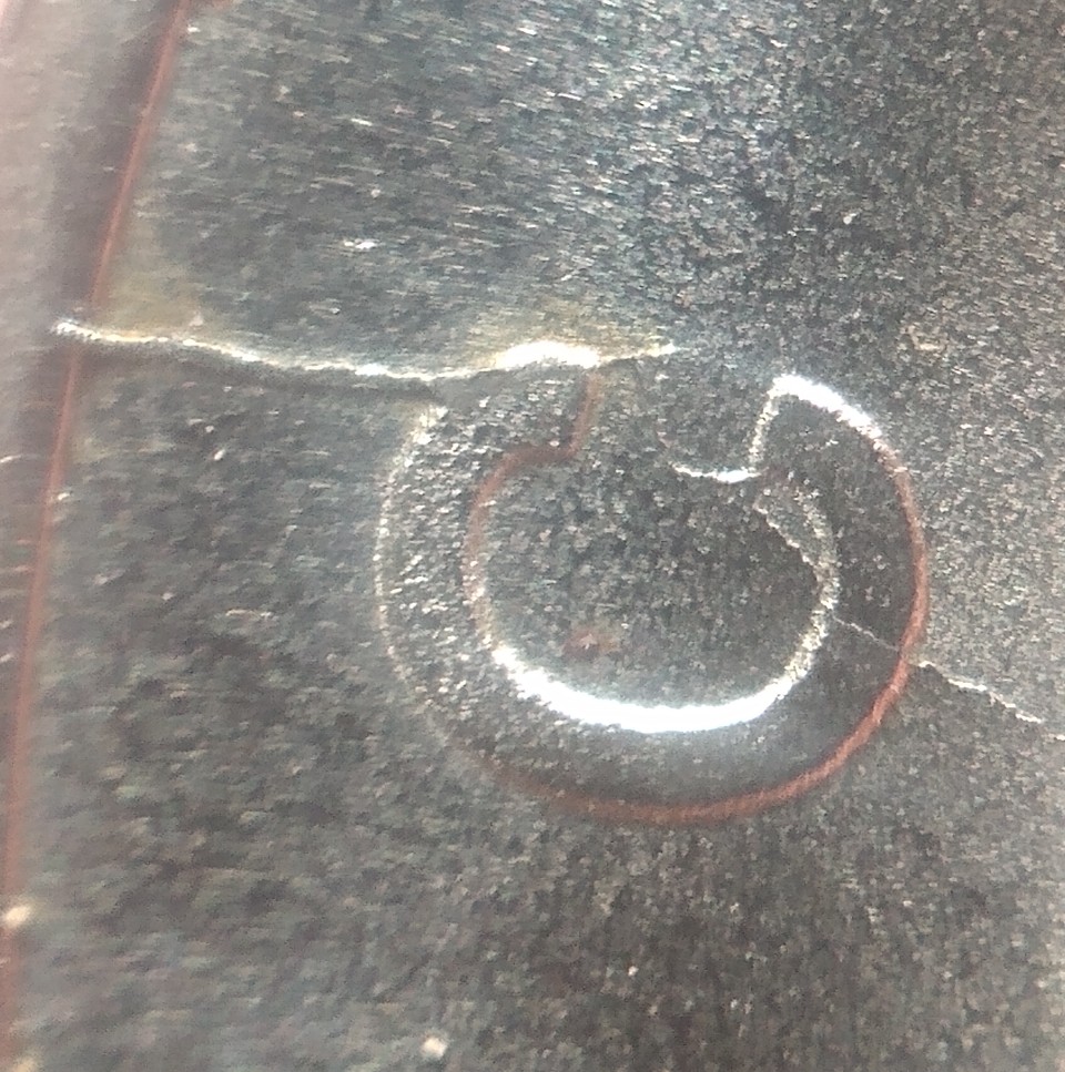 Fake-Camel-Toe-2005-Toonie-With-Reverse-And-Obverse-Die-Cracks