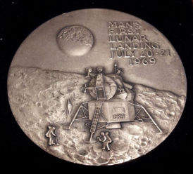 Raised-Old-Silver-Medallions-Civil-War-And-Nasa....