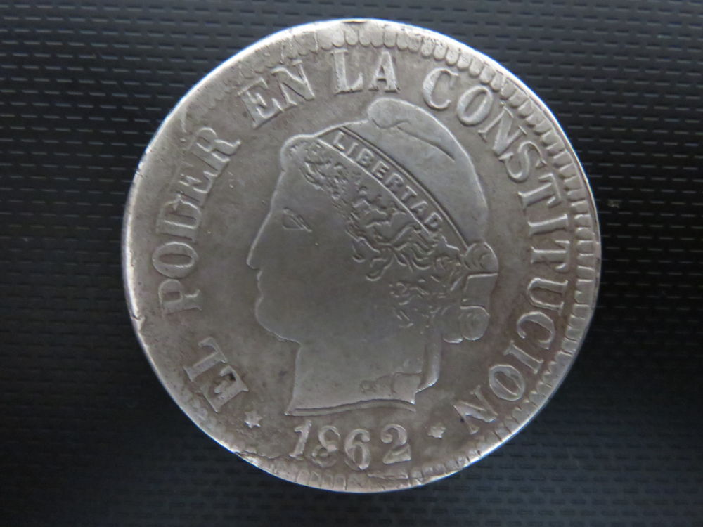 Ecuador-8-Reales-1862