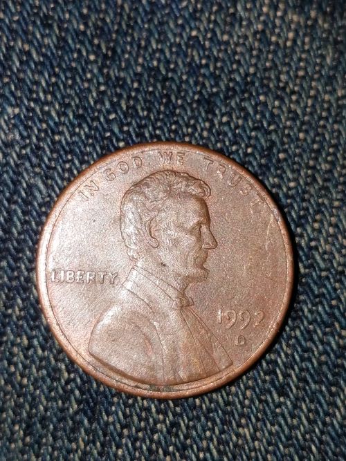 Could-I-Get-Some-Help-With-This-1992-D-Lincoln-Cent