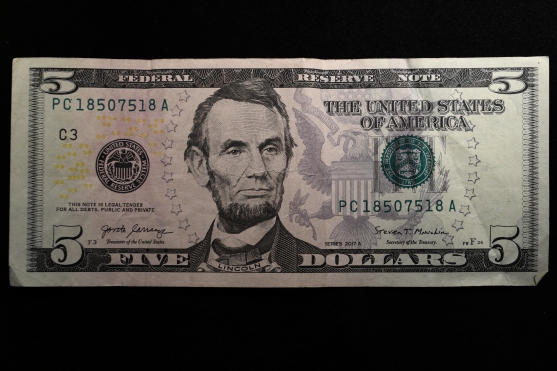 2017A-5-Dollar-Bill,-Possible-Ink-Smear-Error-On-Reverse