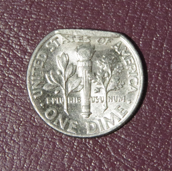 Looking-To-See-If-This-Is-An-Error,-Or-Just-Someone-Clipping-A-Coin.-2002-Dime