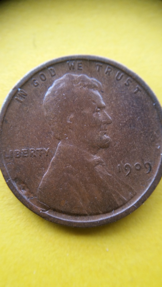 1909-VDB-Obverse-Error...what-Kind?--Fold-Over?-Anybody-Have-Helpful-Input?