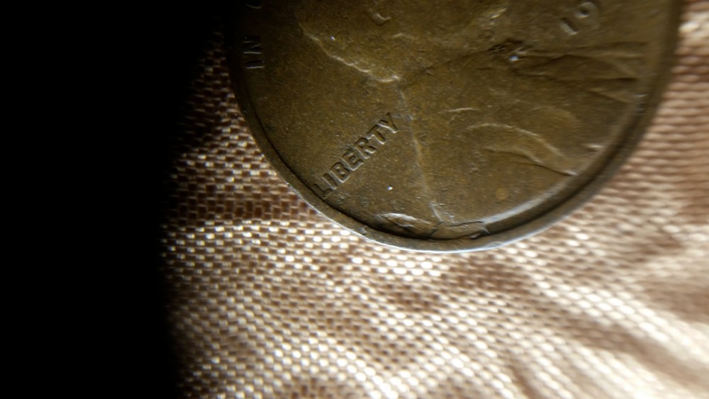 1909-VDB-Obverse-Error...what-Kind?--Fold-Over?-Anybody-Have-Helpful-Input?