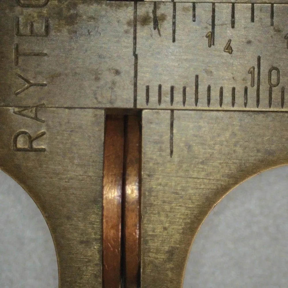 1995-?-LMC-Penny-/-RIDB,-Struck-Through-Grease,-Thick-Rim,-Spike-Head,-Possible-DDR