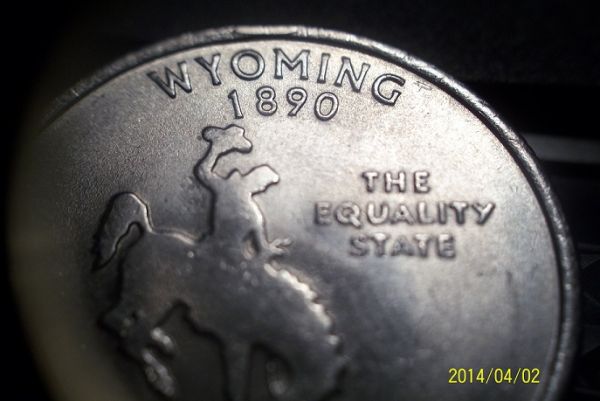 Wyoming-State-Quarter-Reverse-Die-Crack-Or-Extra-Metal?