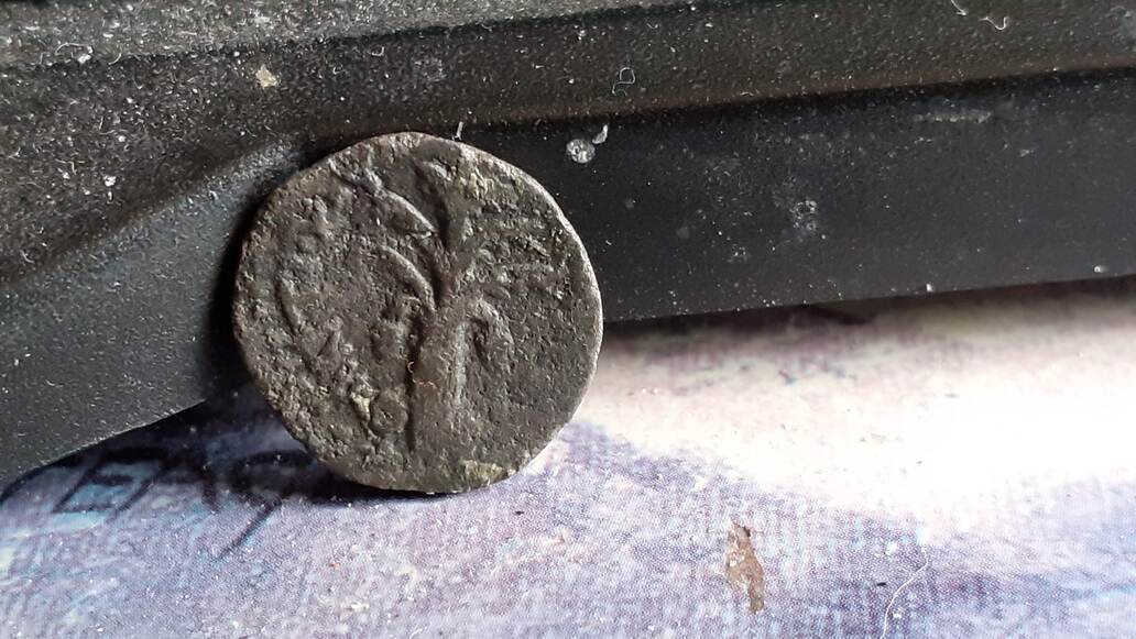 Help-Me-Identify-This-Coin-Please.