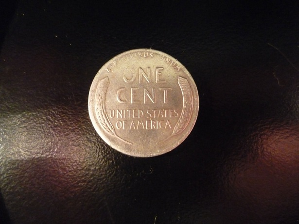 Odd-1941-Wheat-Penny-..silver-Maybe?