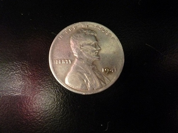 Odd-1941-Wheat-Penny-..silver-Maybe?