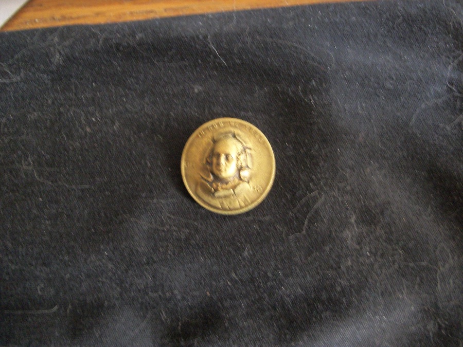 Repousse-Or-Pop-Out-Coins