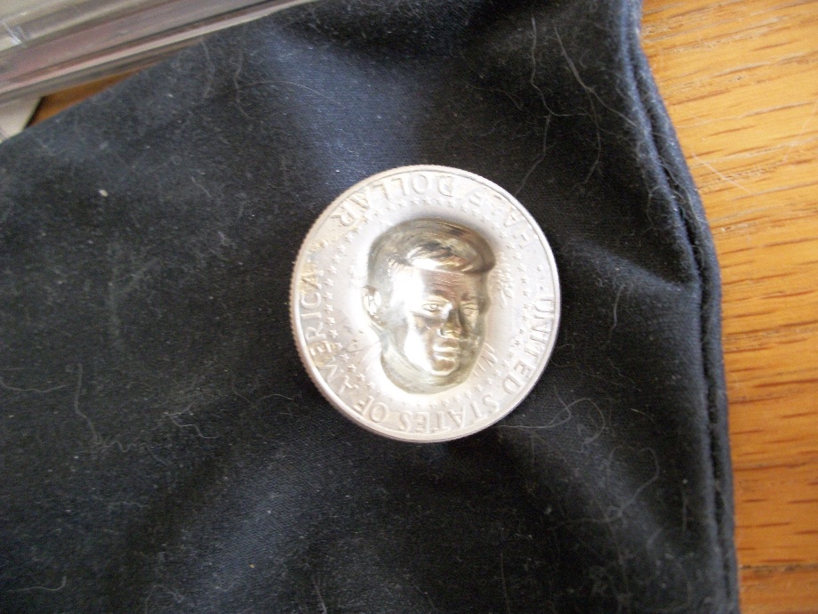 Repousse-Or-Pop-Out-Coins