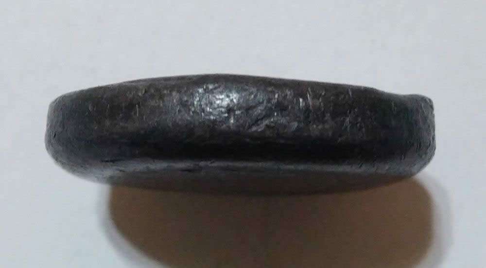 Thick-&-Heavy-Medallion-With-Ray-Pattern