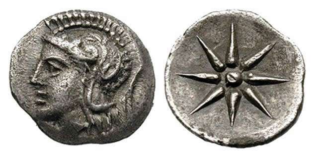 Thick-&-Heavy-Medallion-With-Ray-Pattern