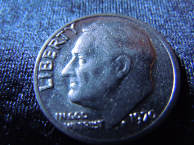 Hairlines-Caused-By-Coin-Counter-On-Silver-Coins