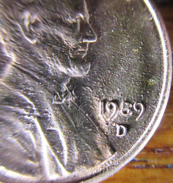 Looks-Like-A-Doubled-Die-1989-D-Lincoln-Cent