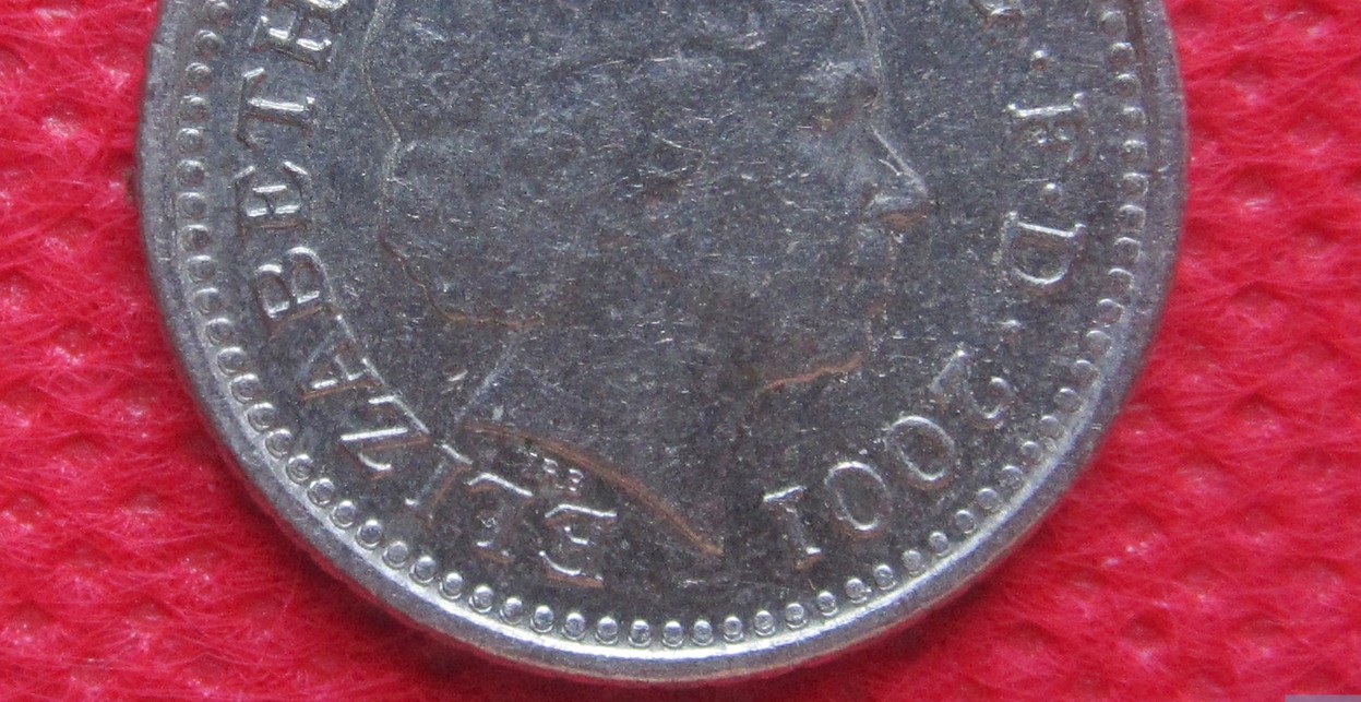 5-Pence-2001-Die-Shift-Error