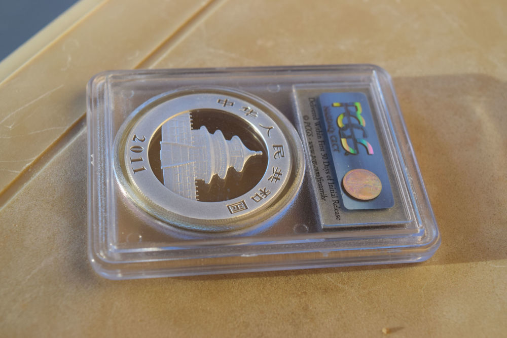 PCGS-Holographic-Labels-On-Reverse-Of-Slabs-And-Obverse-Labels