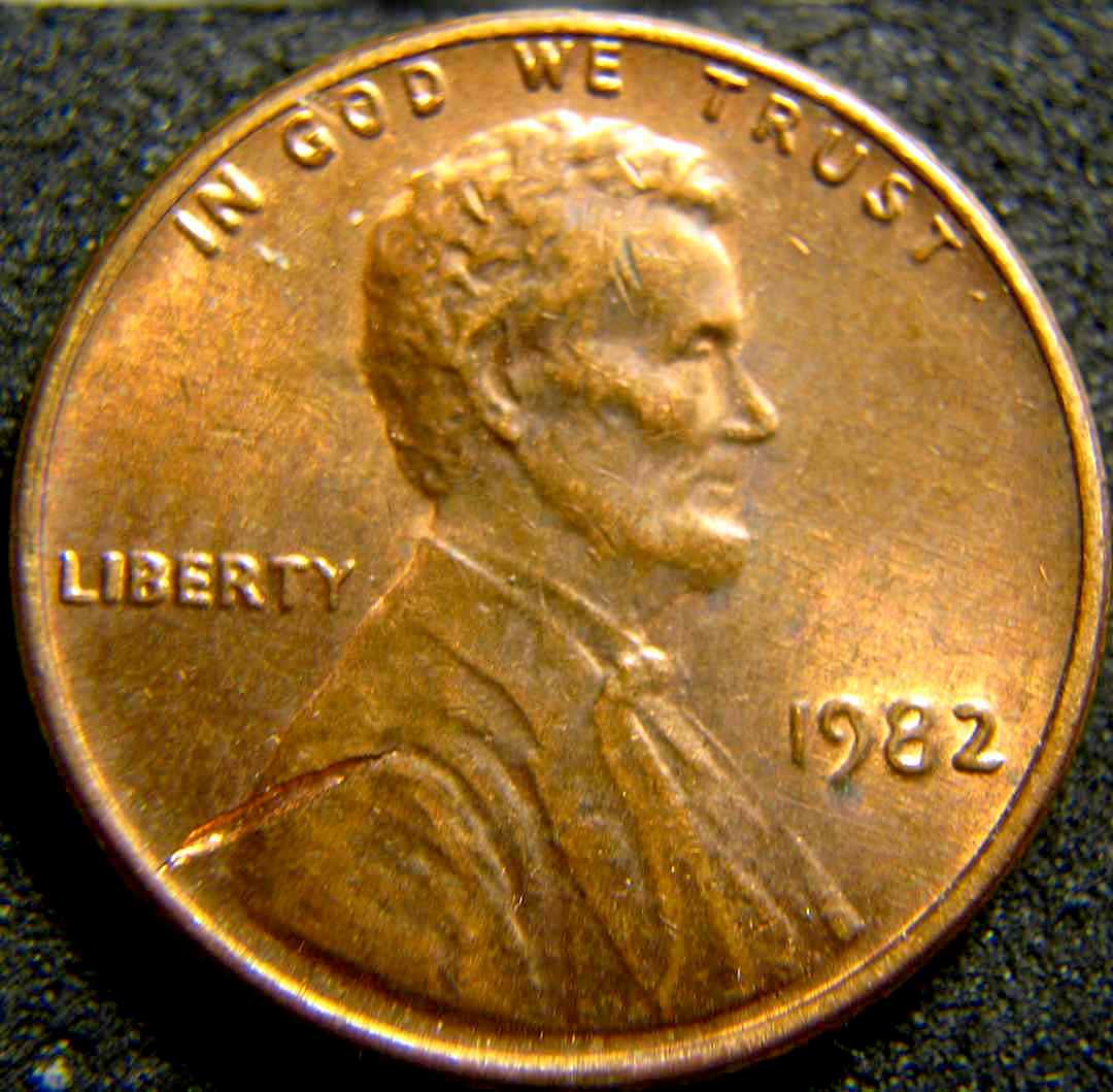 Odd-Gash-?-In-A-1982-P-Lincoln-Cent-.-Curious-Of-Opinions-.