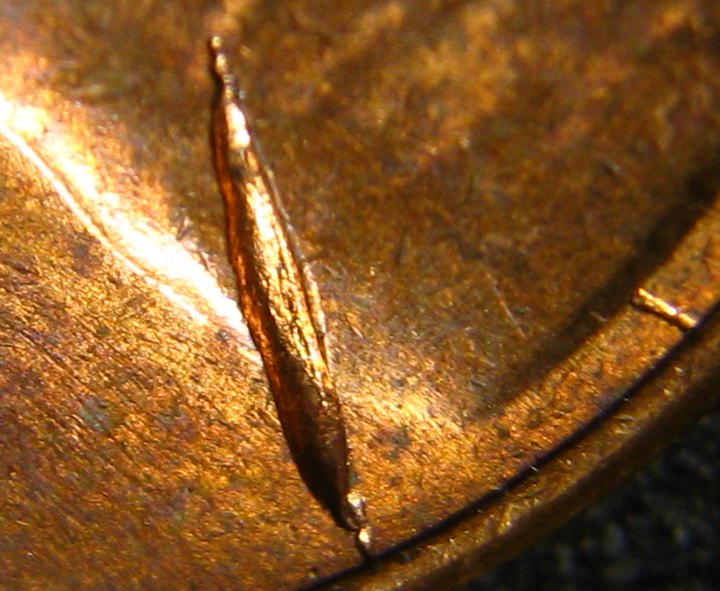 Odd-Gash-?-In-A-1982-P-Lincoln-Cent-.-Curious-Of-Opinions-.